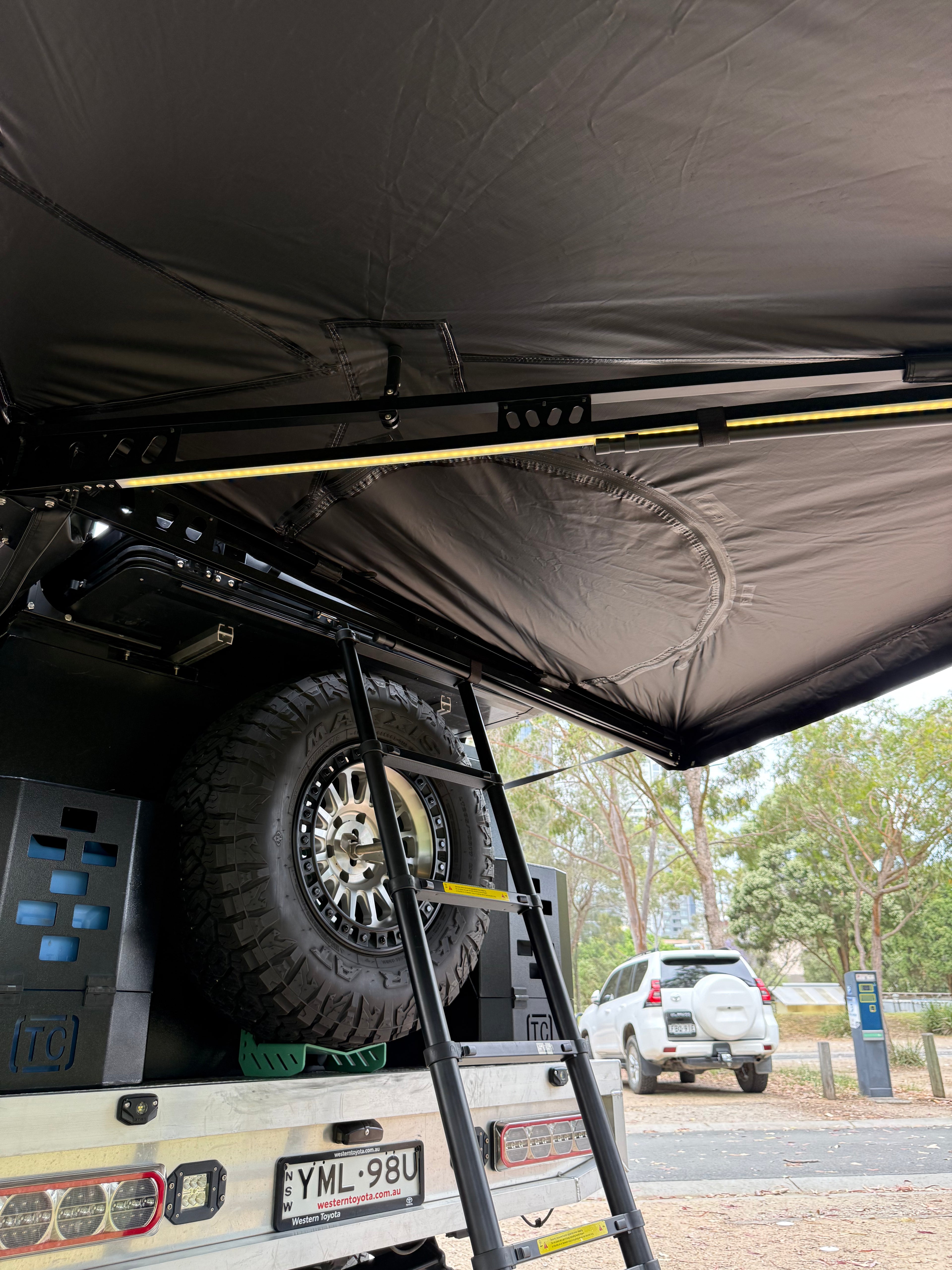 Free Standing 270 XL Degree Awning